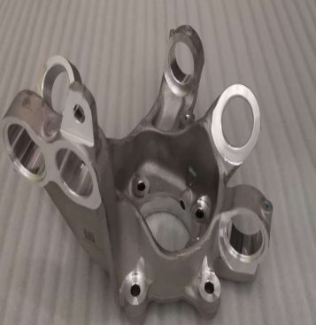 الركبة/صرة الخلفية اليمنى (Rear Knuckle)